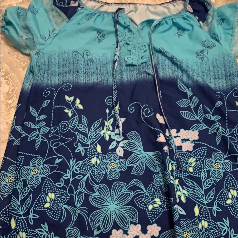 Beautiful flower top 🌸